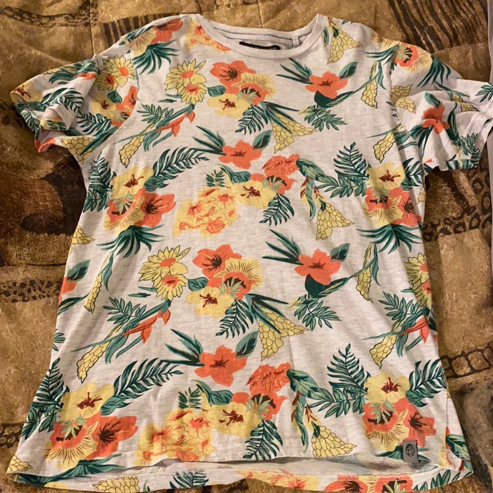 Free Planet Tee